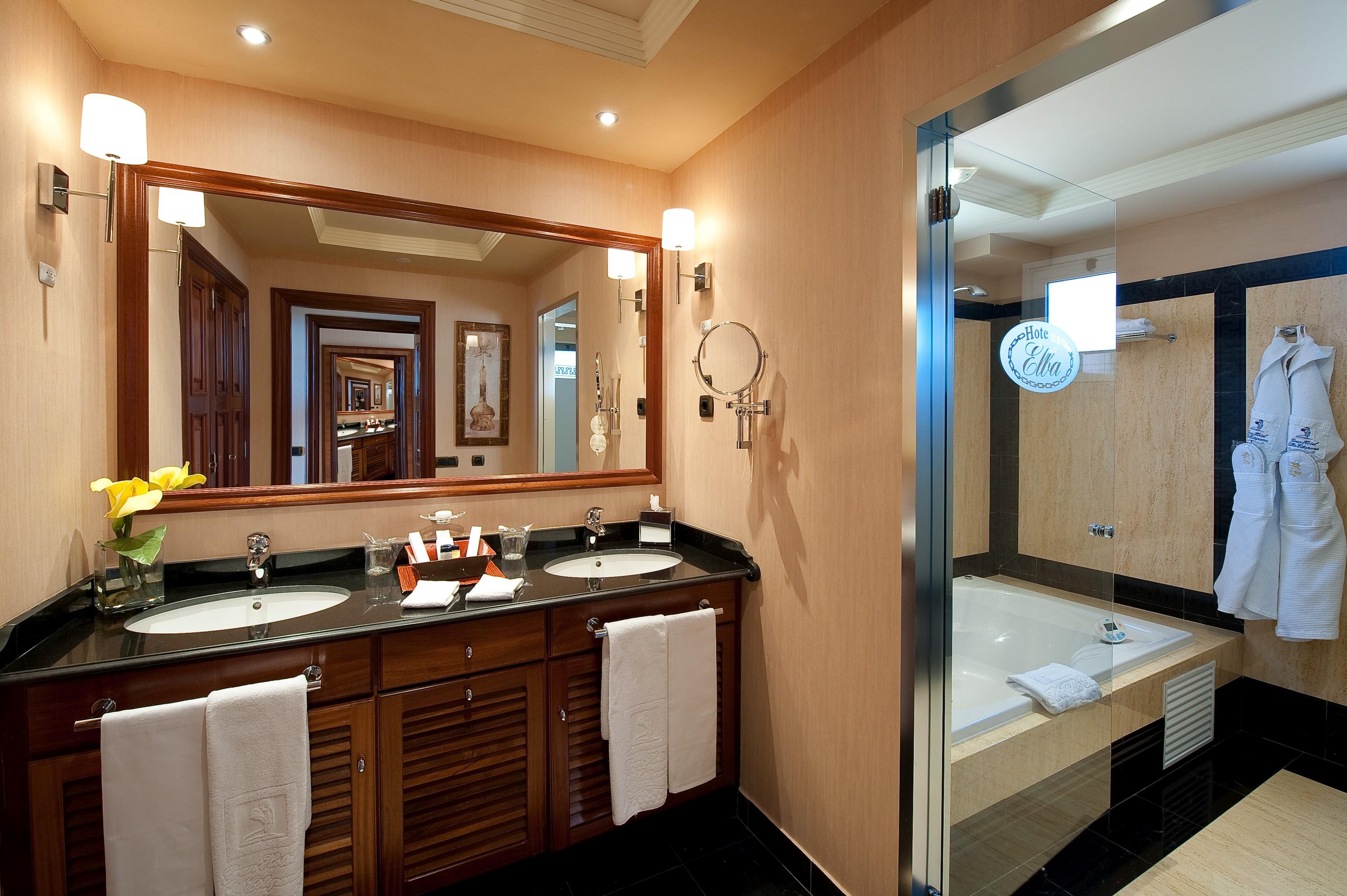 Elba Estepona Gran Hotel & Thalasso Spa Δωμάτιο φωτογραφία Bathroom
