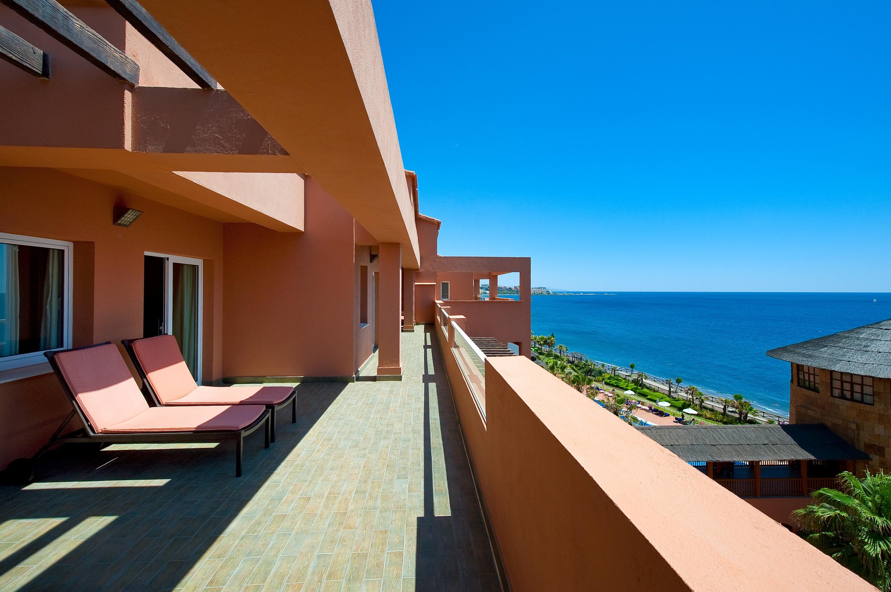 Elba Estepona Gran Hotel & Thalasso Spa Εξωτερικό φωτογραφία Balcony of a hotel room