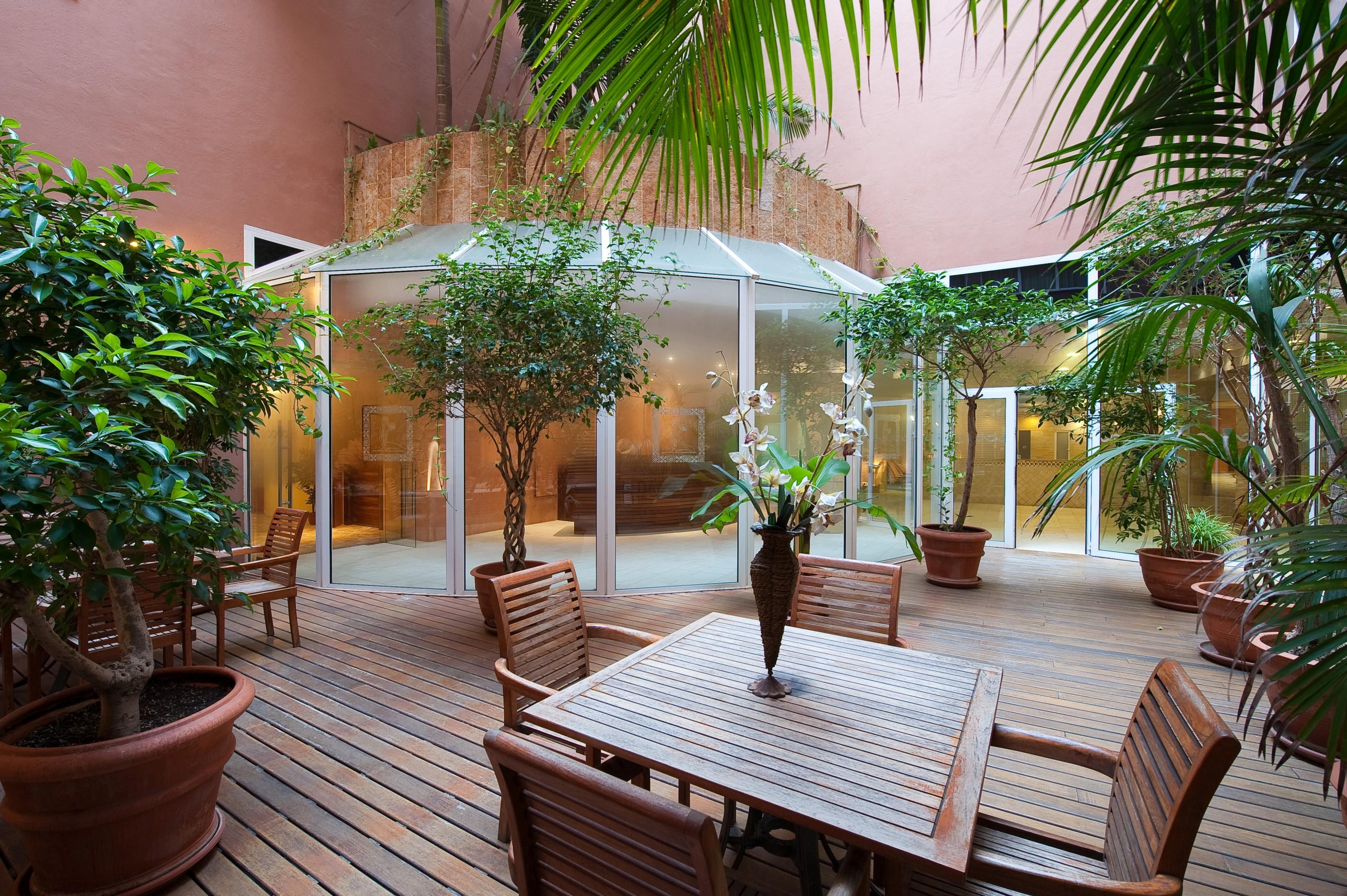Elba Estepona Gran Hotel & Thalasso Spa Εξωτερικό φωτογραφία The hotel's courtyard