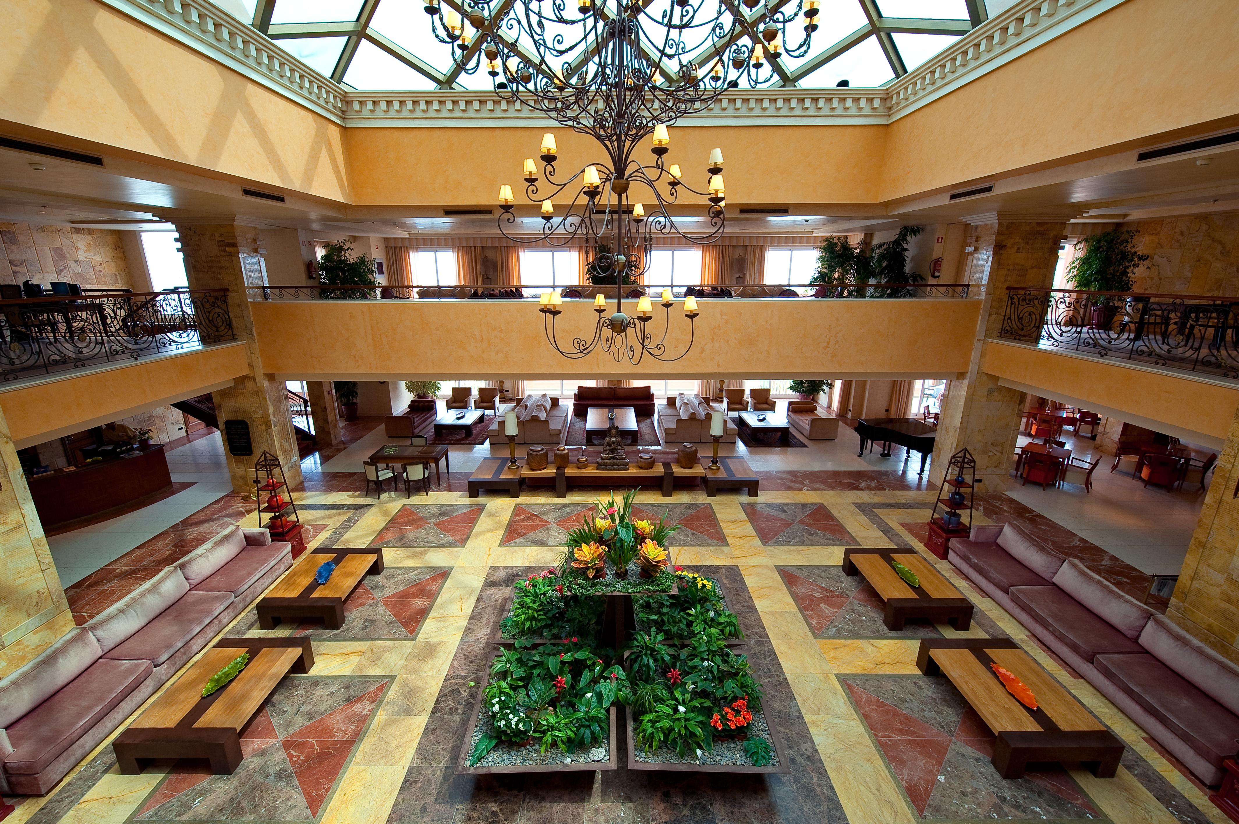 Elba Estepona Gran Hotel & Thalasso Spa Εξωτερικό φωτογραφία The lobby of the hotel