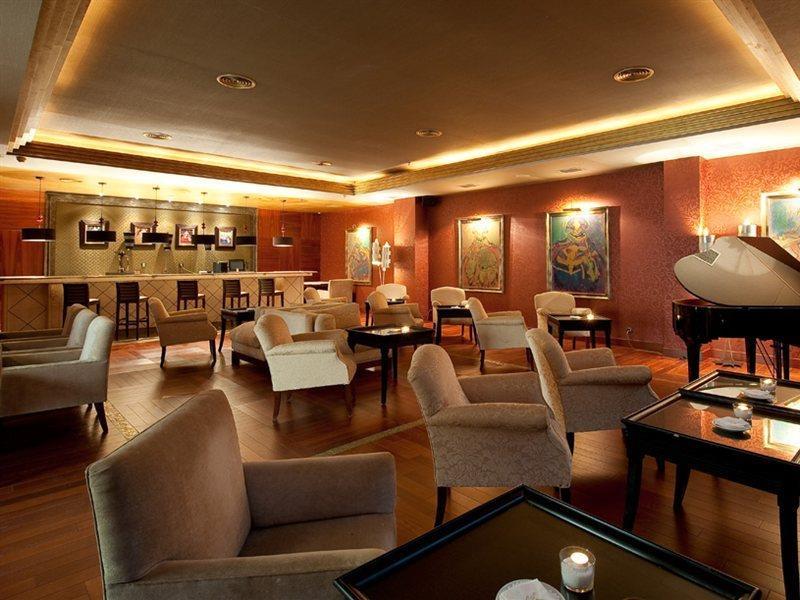 Elba Estepona Gran Hotel & Thalasso Spa Εξωτερικό φωτογραφία The lounge at the airport