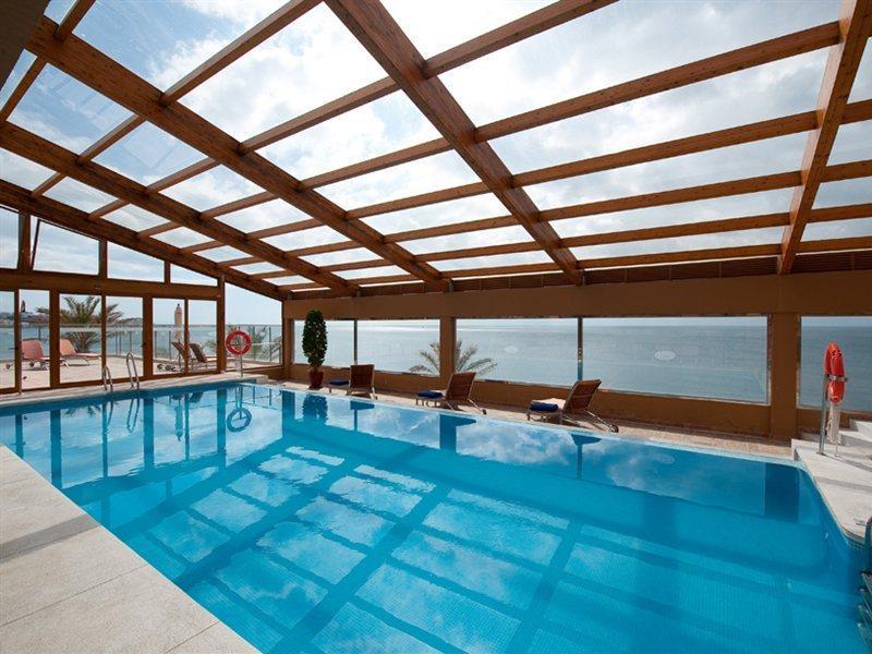 Elba Estepona Gran Hotel & Thalasso Spa Εξωτερικό φωτογραφία The pool at the hotel