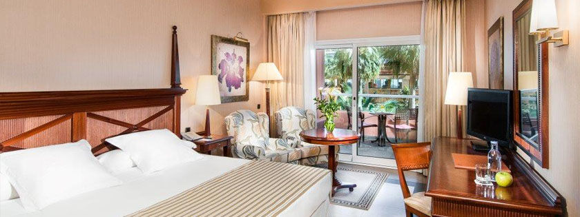 Elba Estepona Gran Hotel & Thalasso Spa Εξωτερικό φωτογραφία A room at the hotel